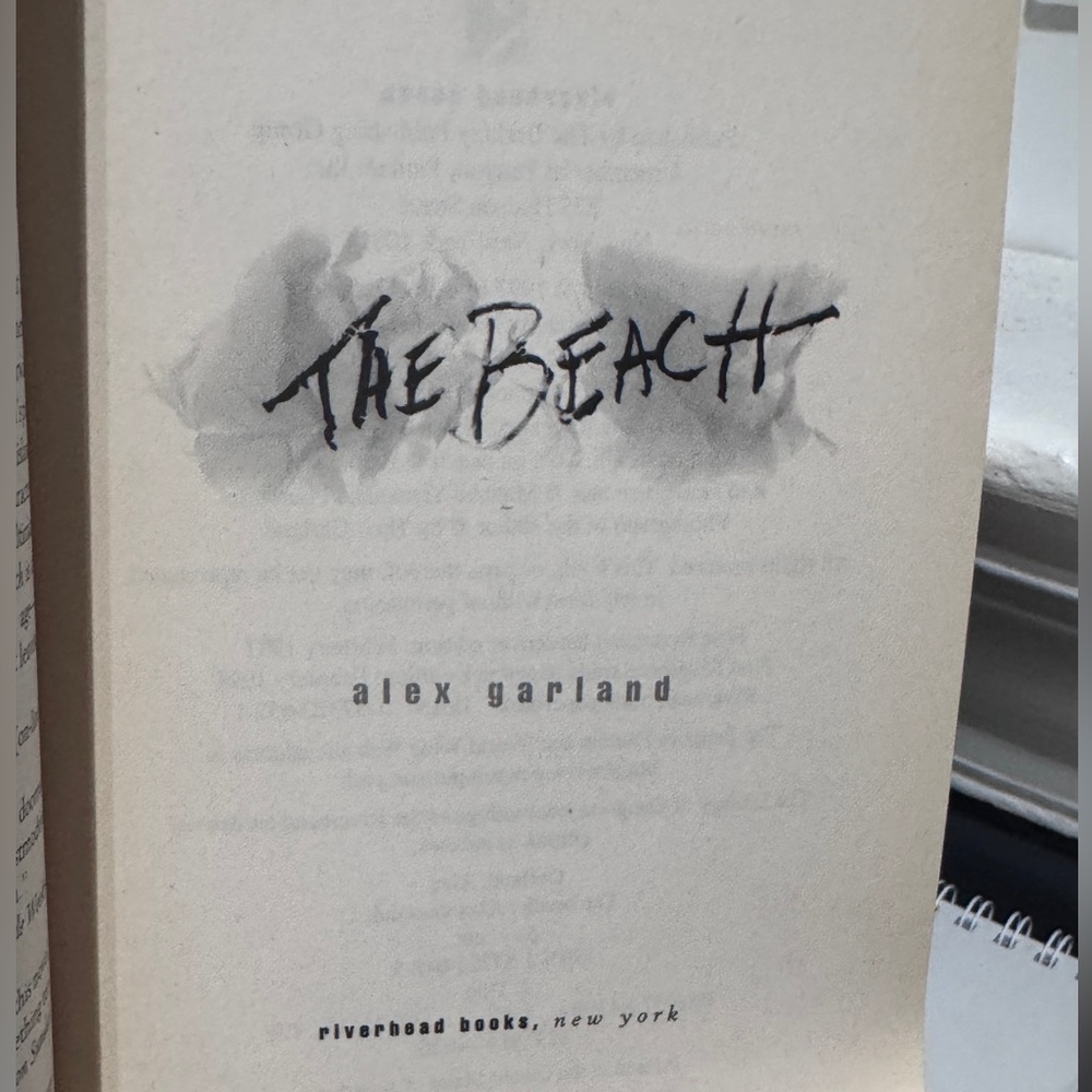 ππ΄ Best Selling Alex Garland Book Bundle β The Beach & The Tesseract π΄π - Picture 10 of 16